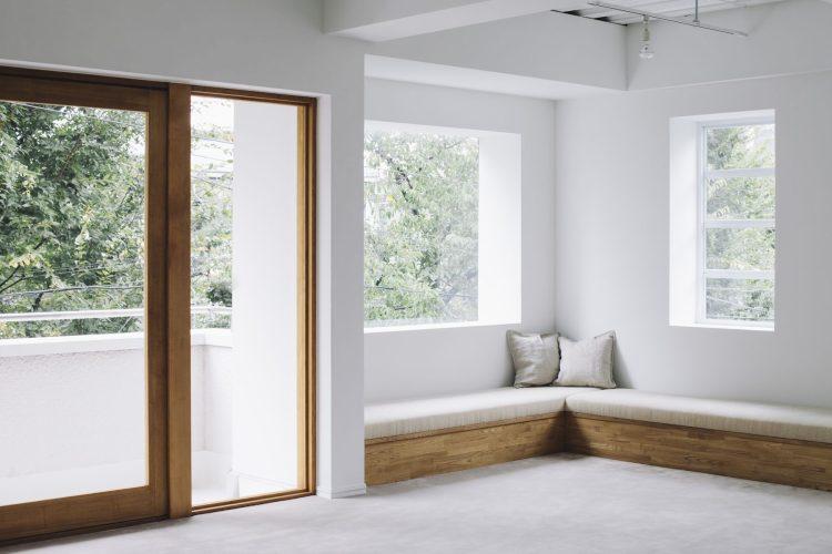 2F 室内を照らす2面からの自然光