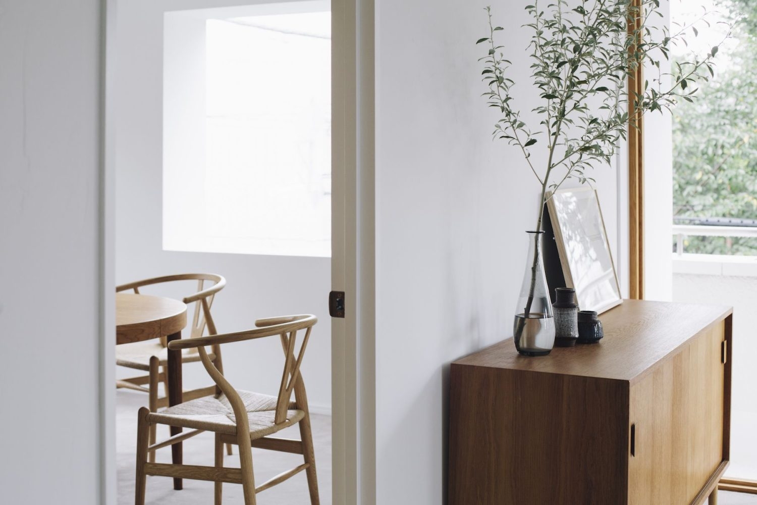 2F 隣り合ったリビングとダイニング