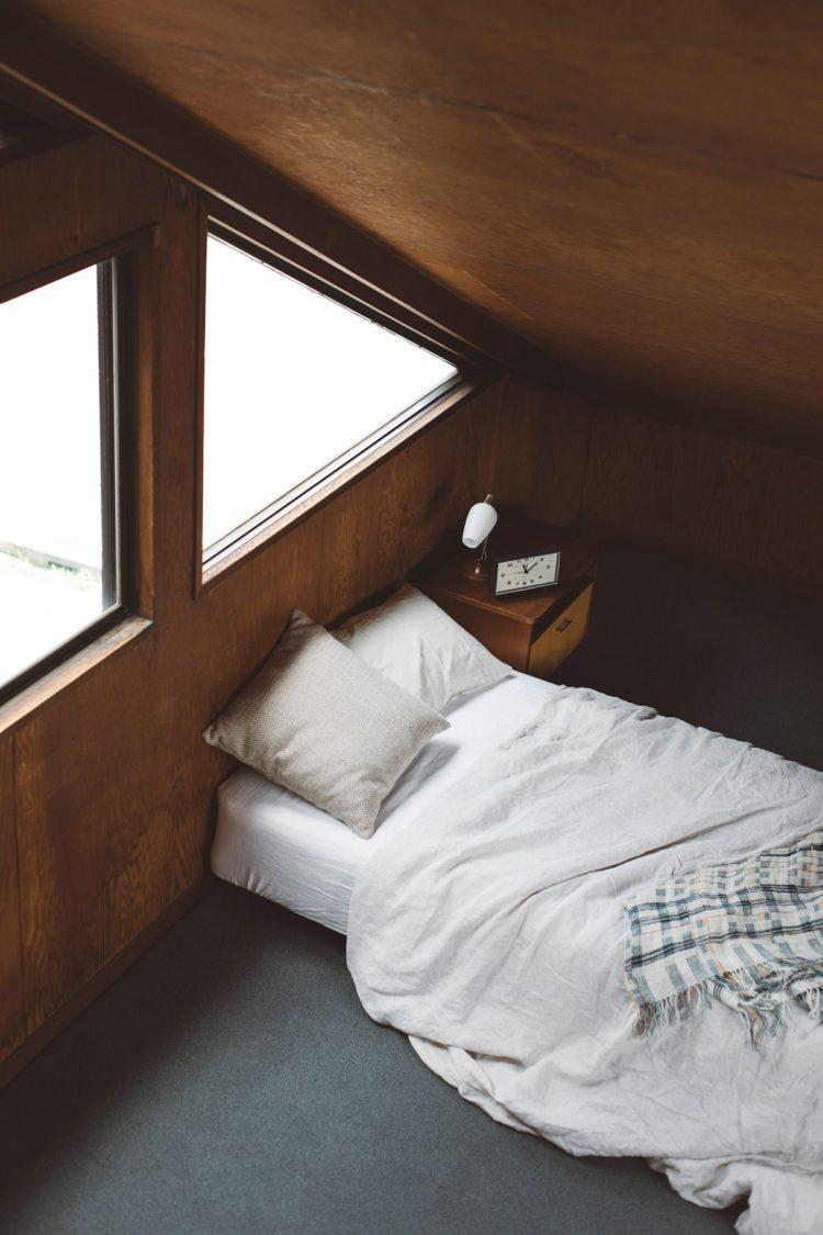 ベッドルームは映画の一場面のような空間