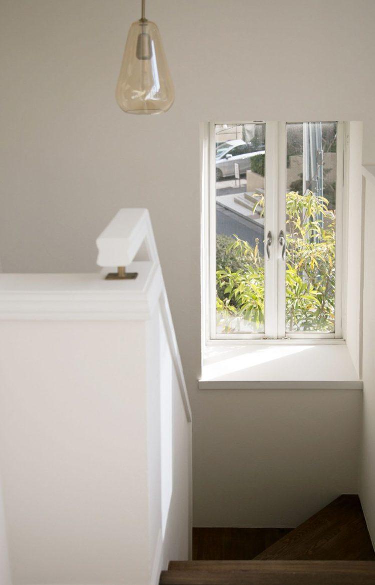 使い勝手に優れた採光のある踊り場