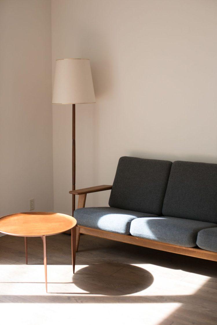 ソファはHans J.wegnerの「GE2903」