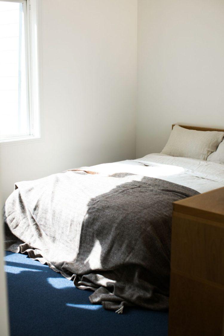 たっぷりと光が差し込むベッド