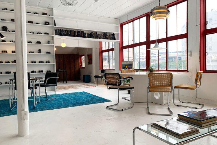 ドイツのアンティーク家具が多め