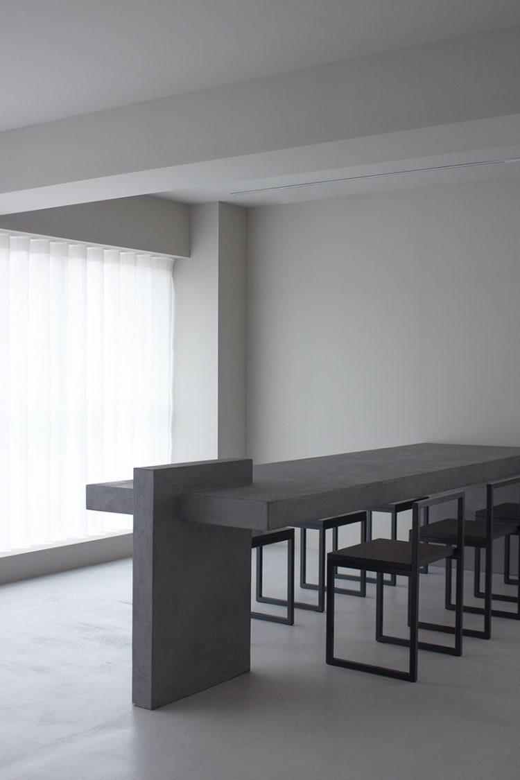 ダイニングテーブルはこのシチュエーションのために作製