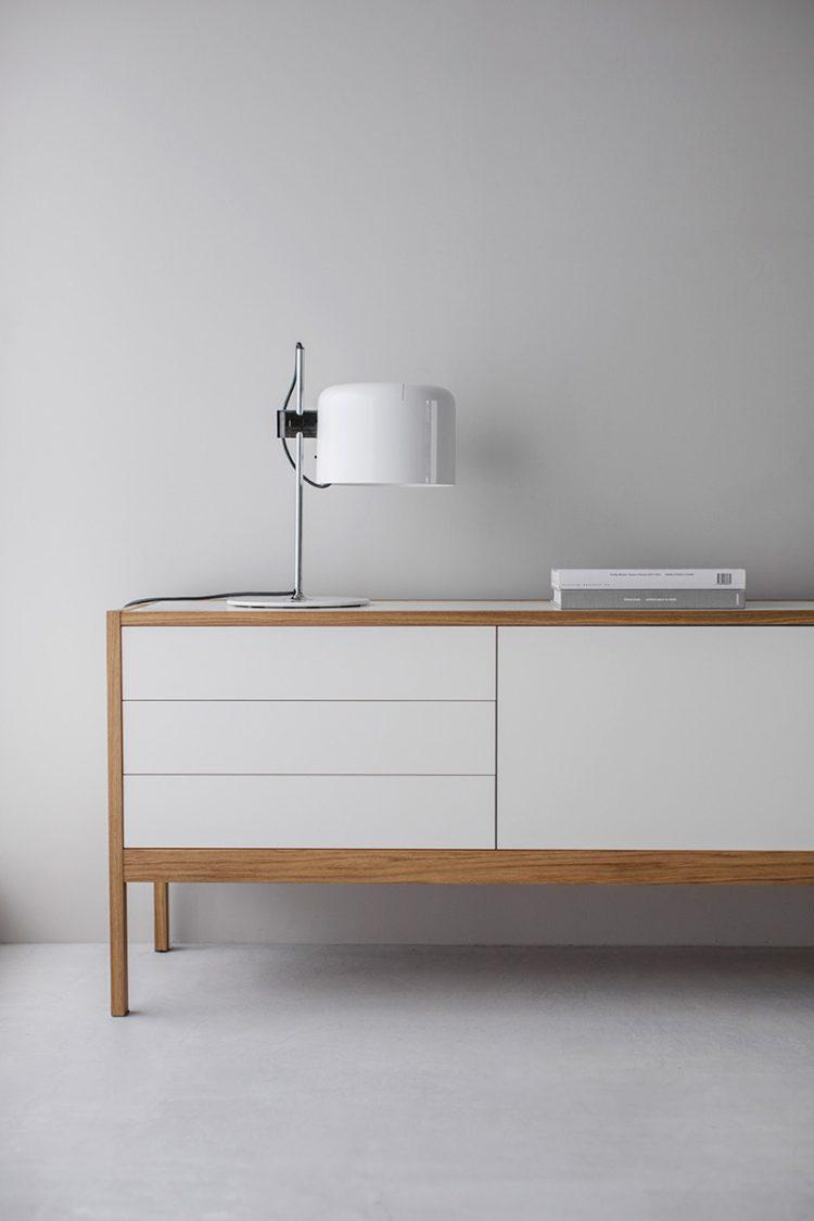 OLUCEのデスクランプを設置