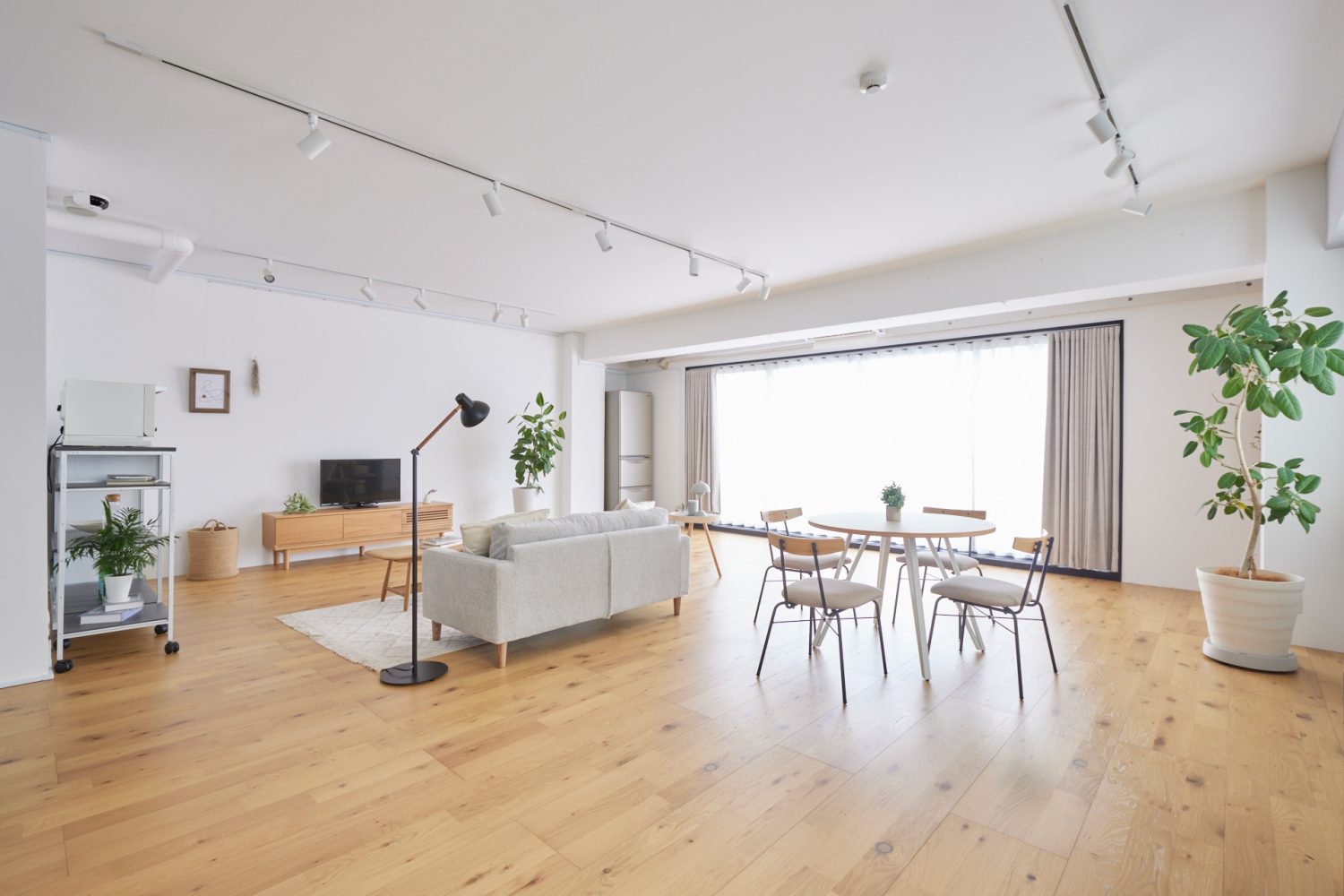 充実した家具でレイアウト変更可