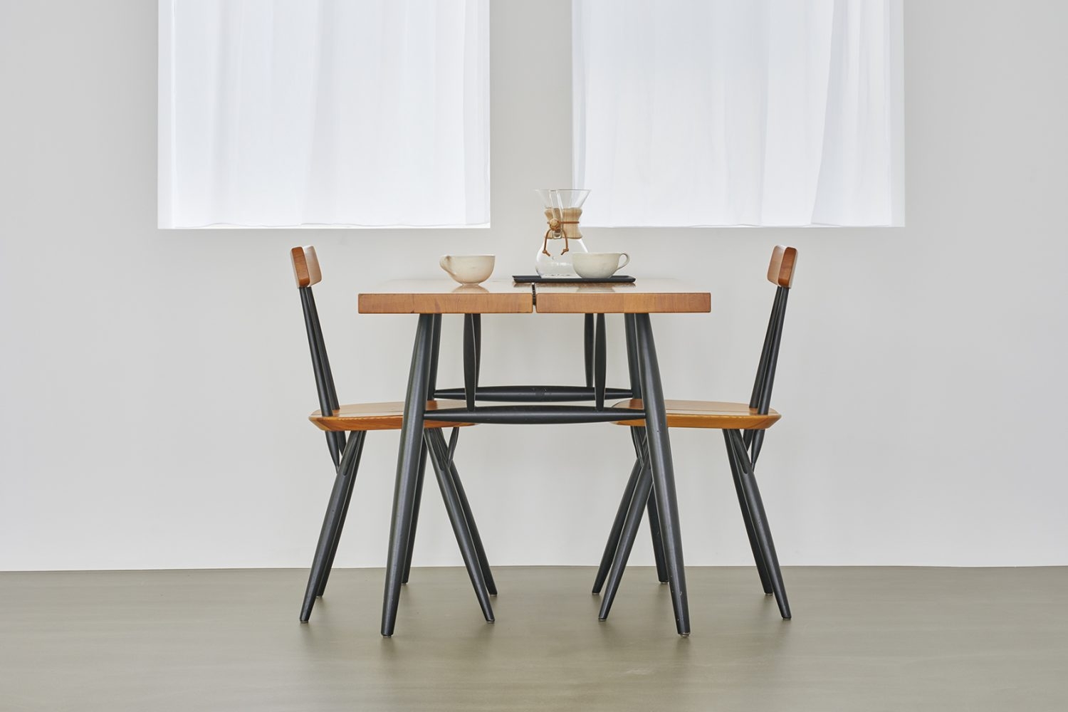 ダイニングテーブル