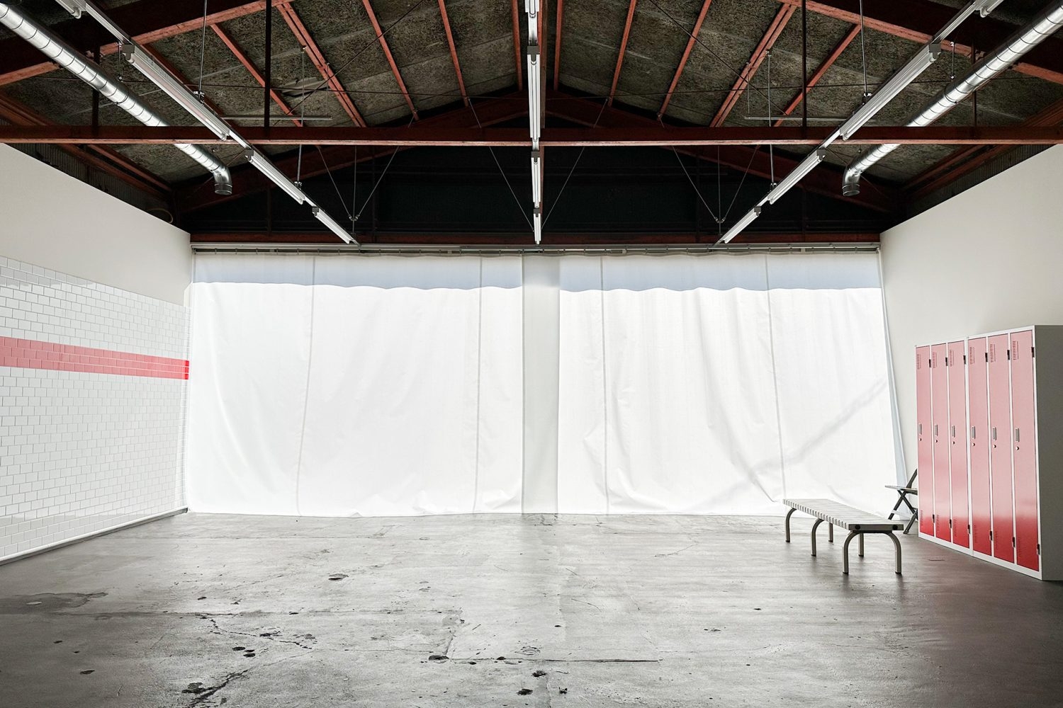 メインルーム / 自然光 / 半透明カーテン