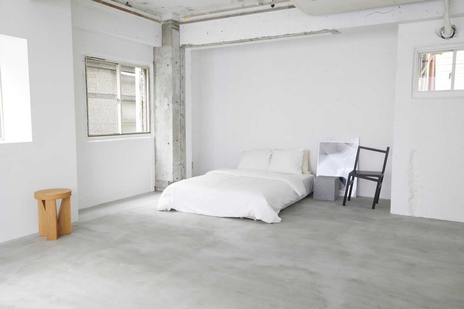 スタイリッシュなダブルベッドスペース