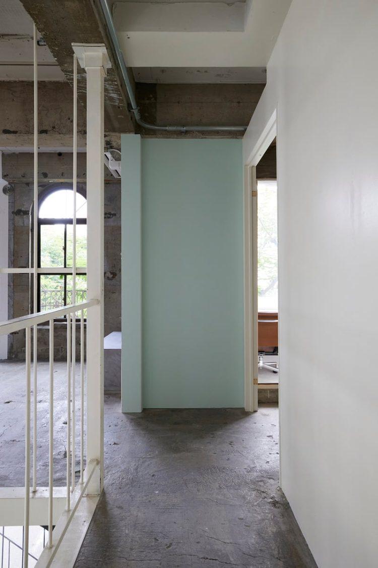 淡いグリーン壁