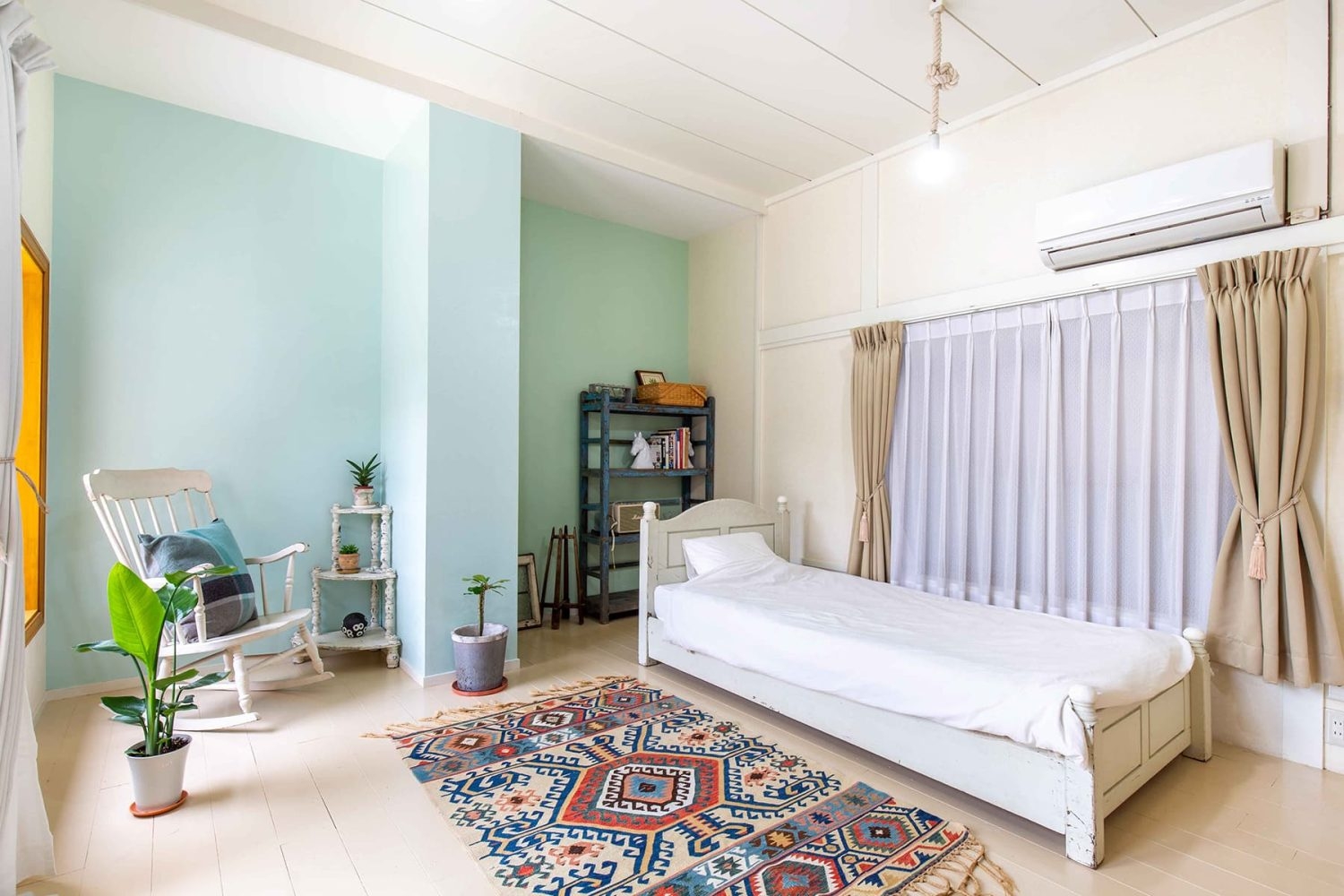 1F:BED ROOM