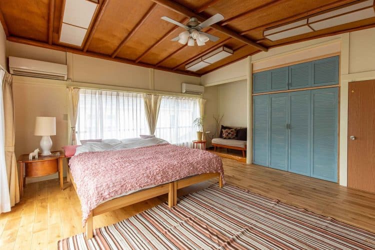 2F:BED ROOM