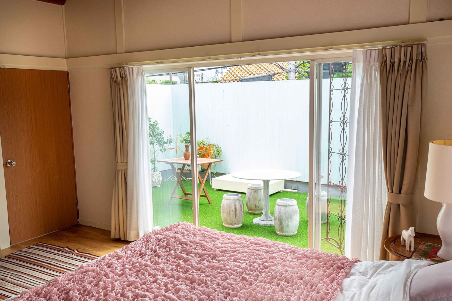 2F:BED ROOM