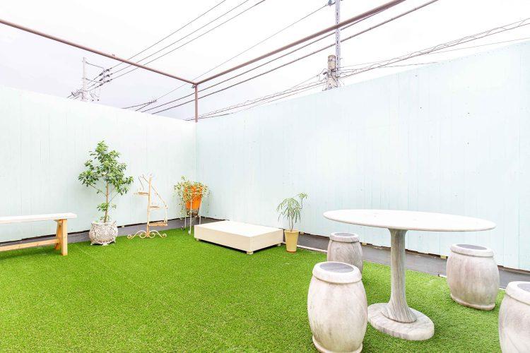 2F:BALCONY