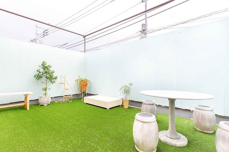 2F:BALCONY