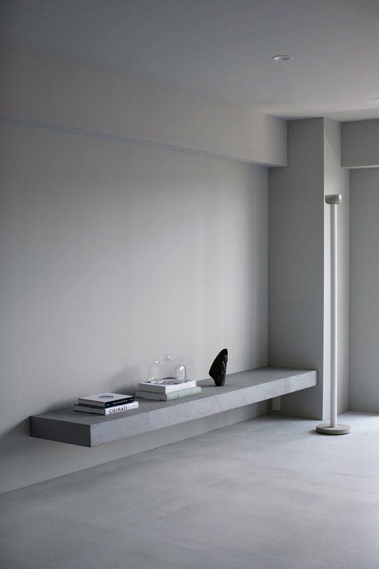 空間を彩る最低限のプロップス