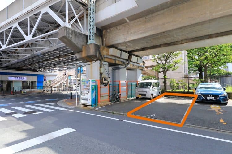 スタジオ専用駐車場(縦2台)