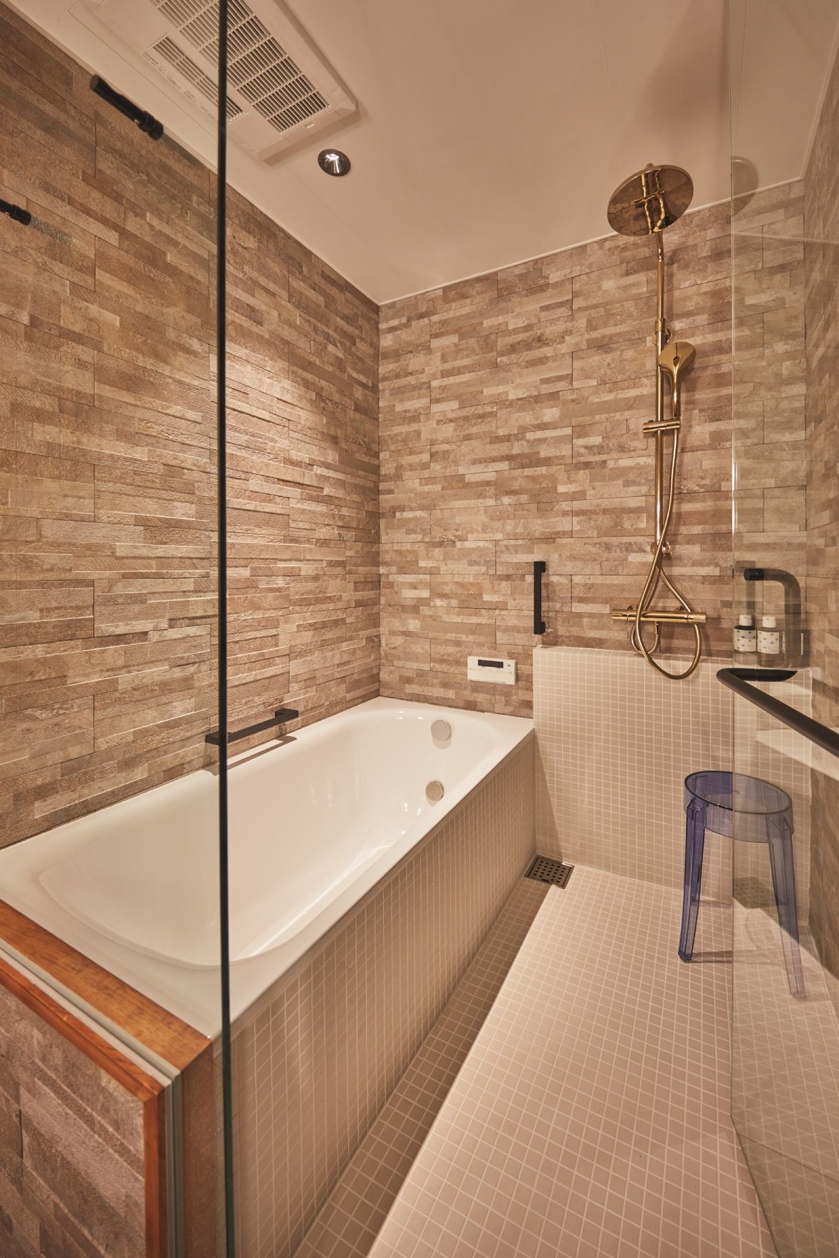 KIRA浴室 / ゴールドのレインシャワー