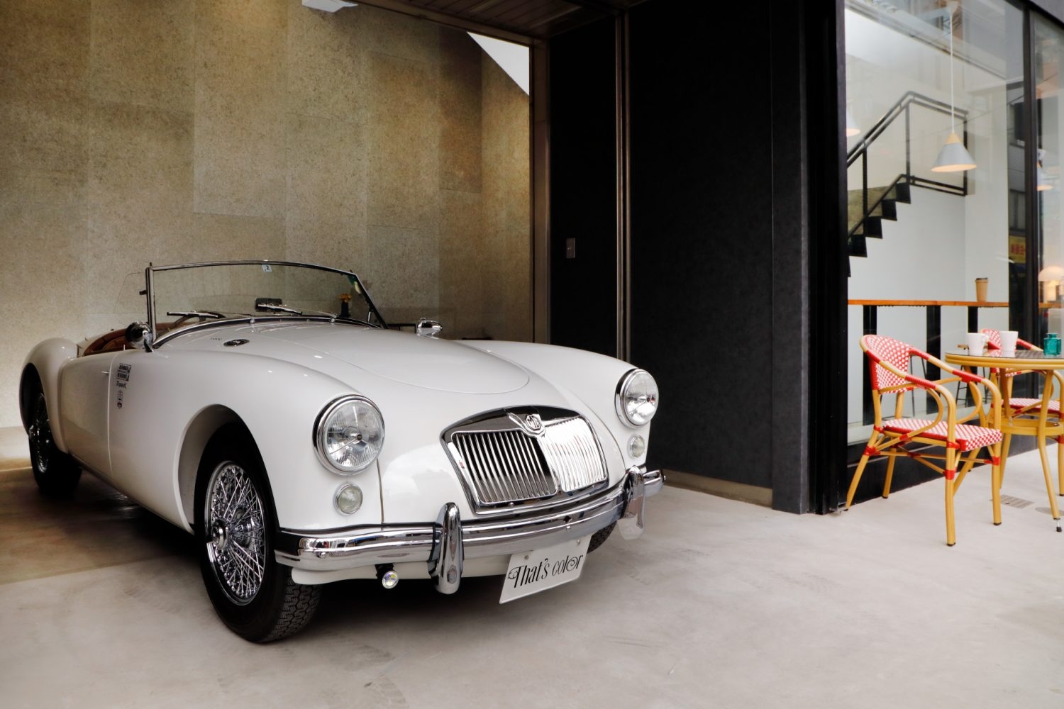 エントランス空間は車を乗り入れ可能