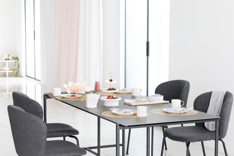 やわらかな光のダイニングシーン