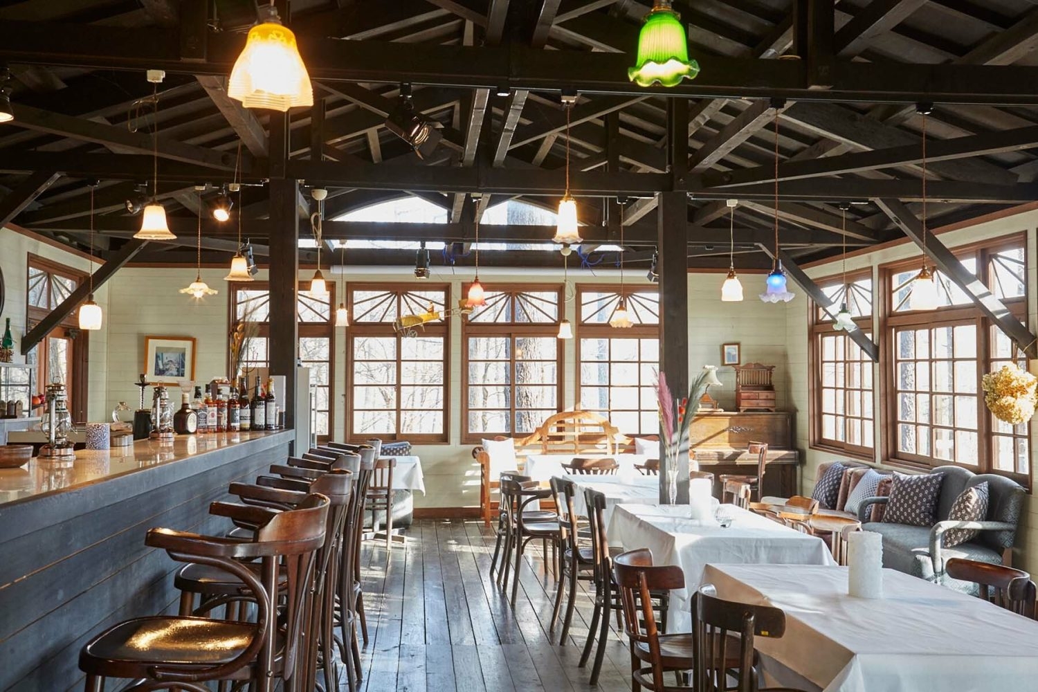 別棟にあるバー