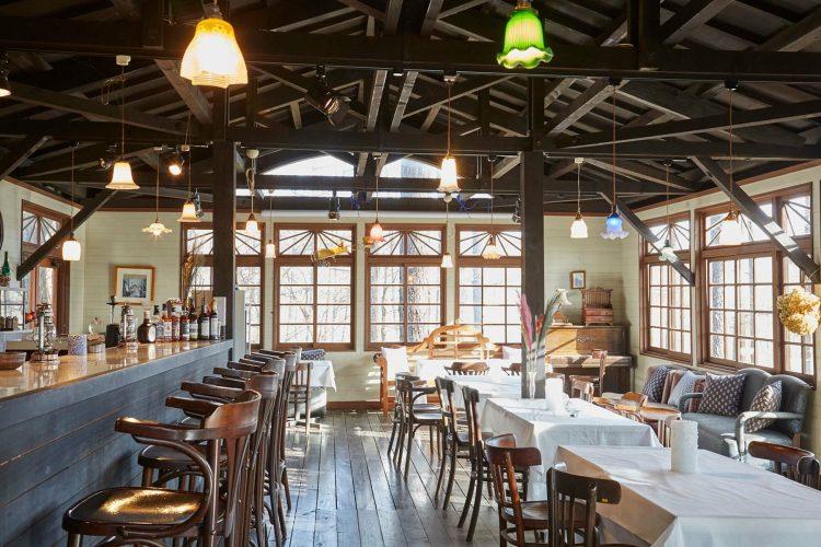 別棟にあるバー