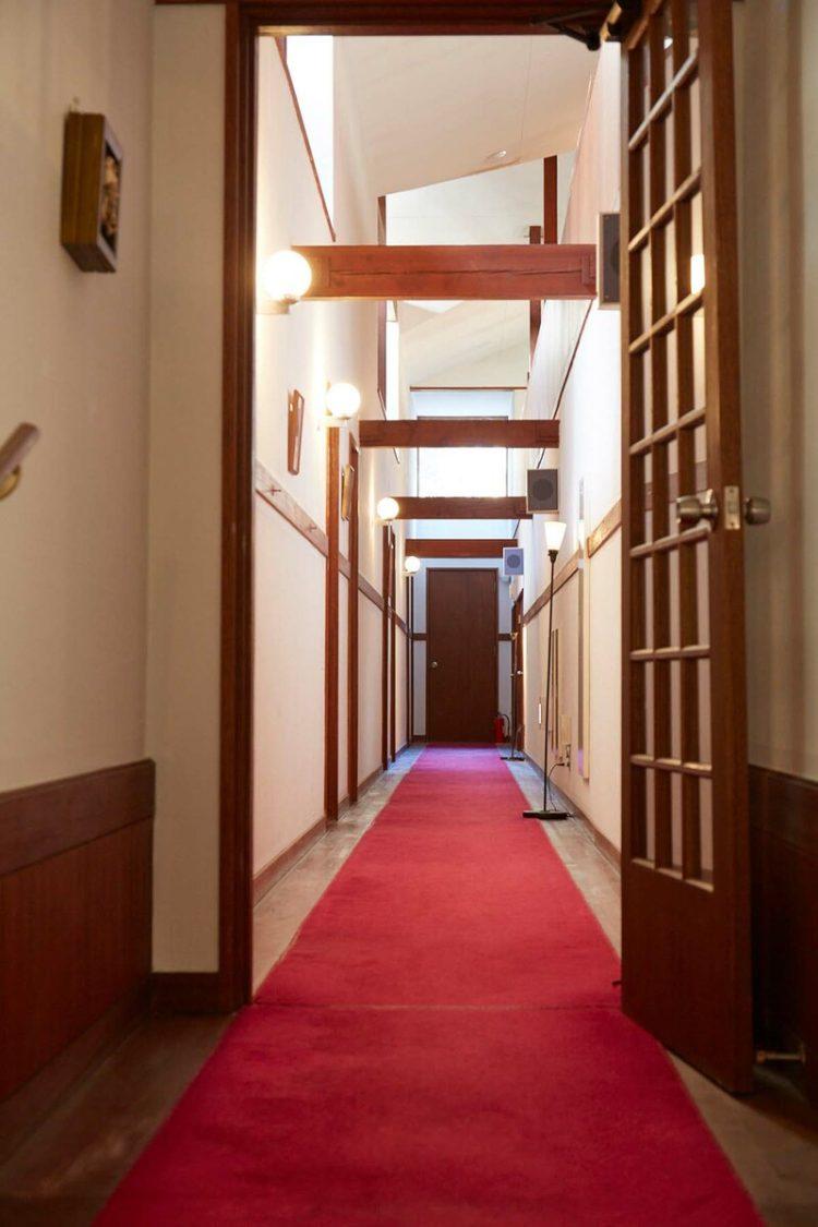 客室の廊下
