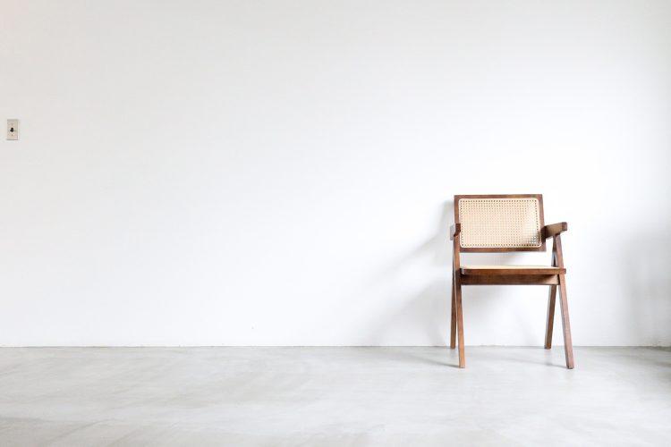 2F シンプルな白壁