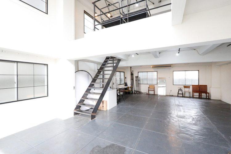 1F 階段での撮影も