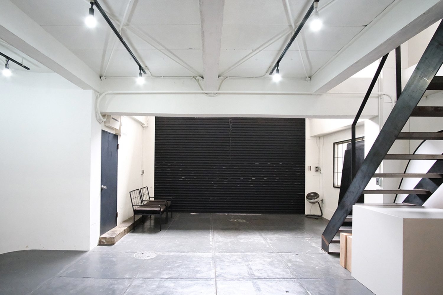 1F シャッターを閉めた状態