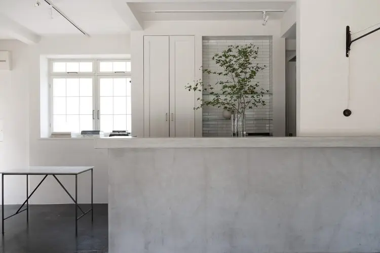 モルタルのカウンター