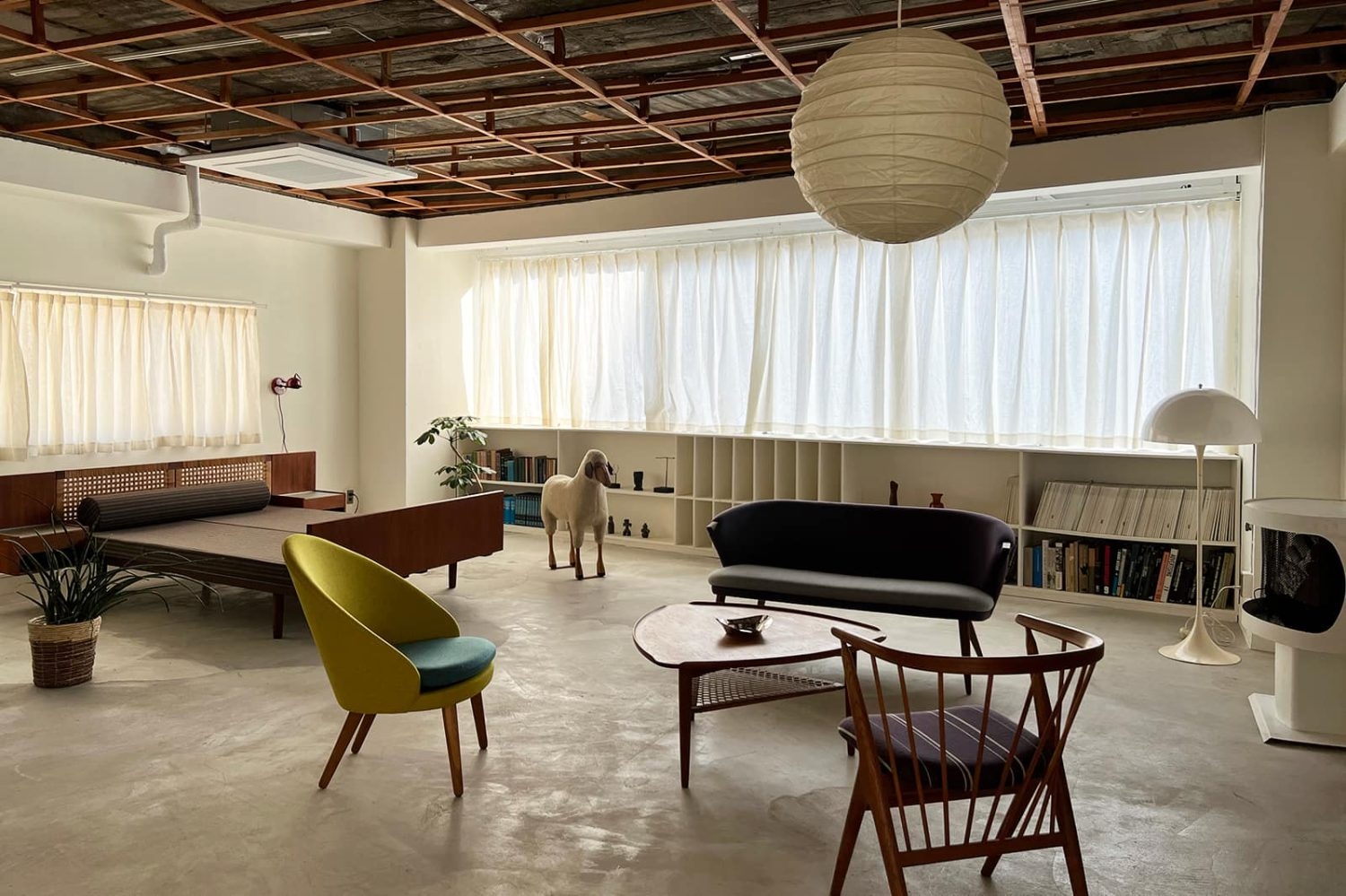 カーテンを閉めた状態