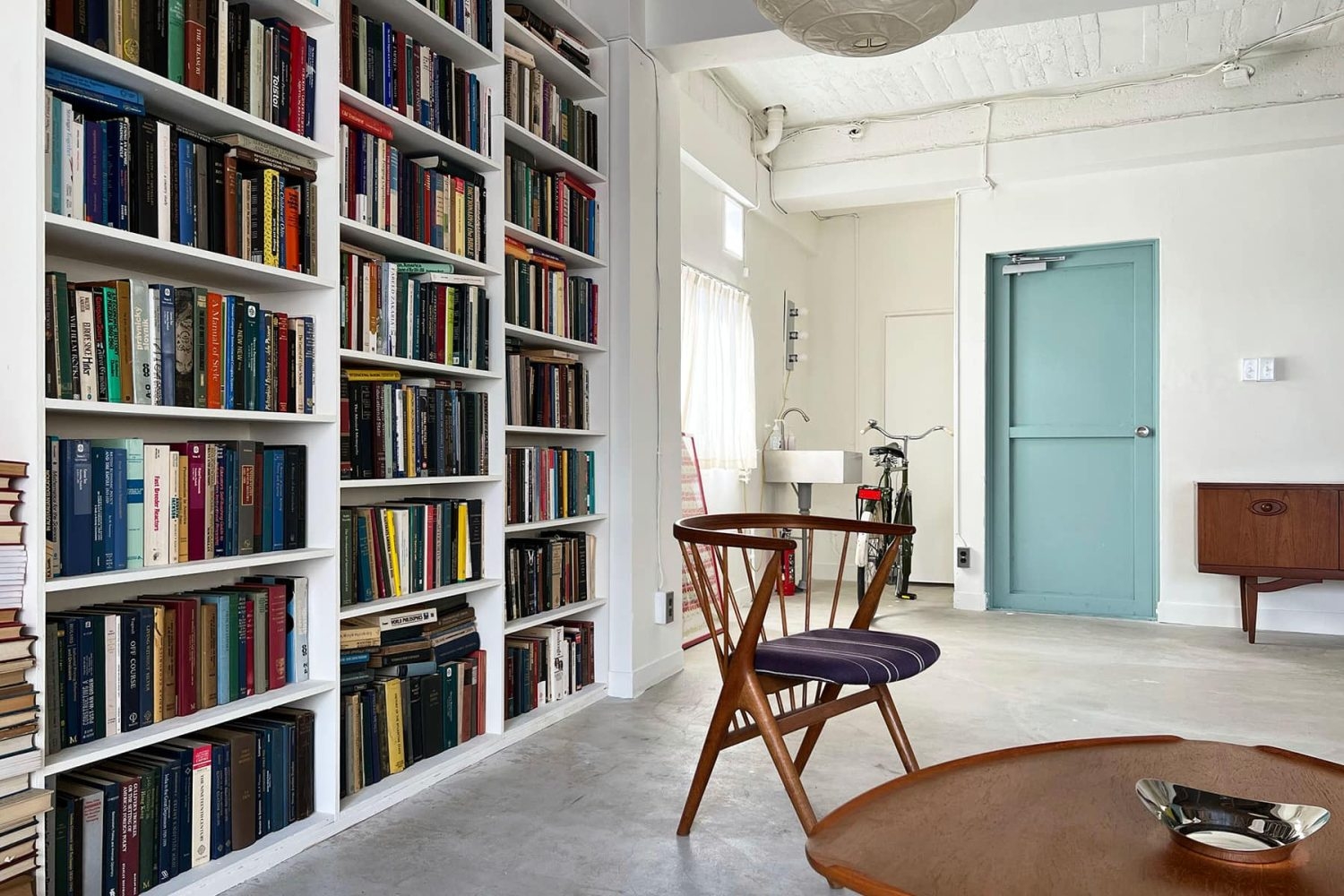 入口方面に向かって