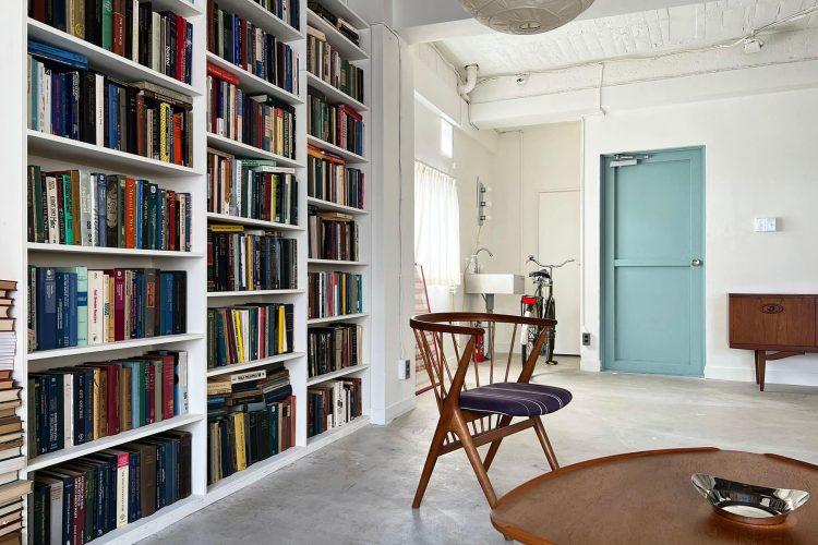 入口方面に向かって