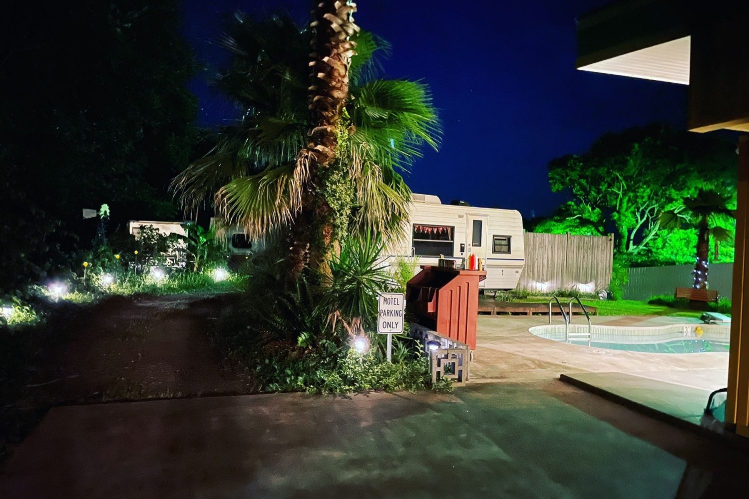 Mid Century Right
