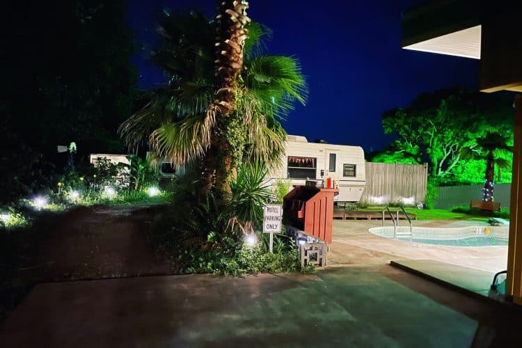 Mid Century Right
