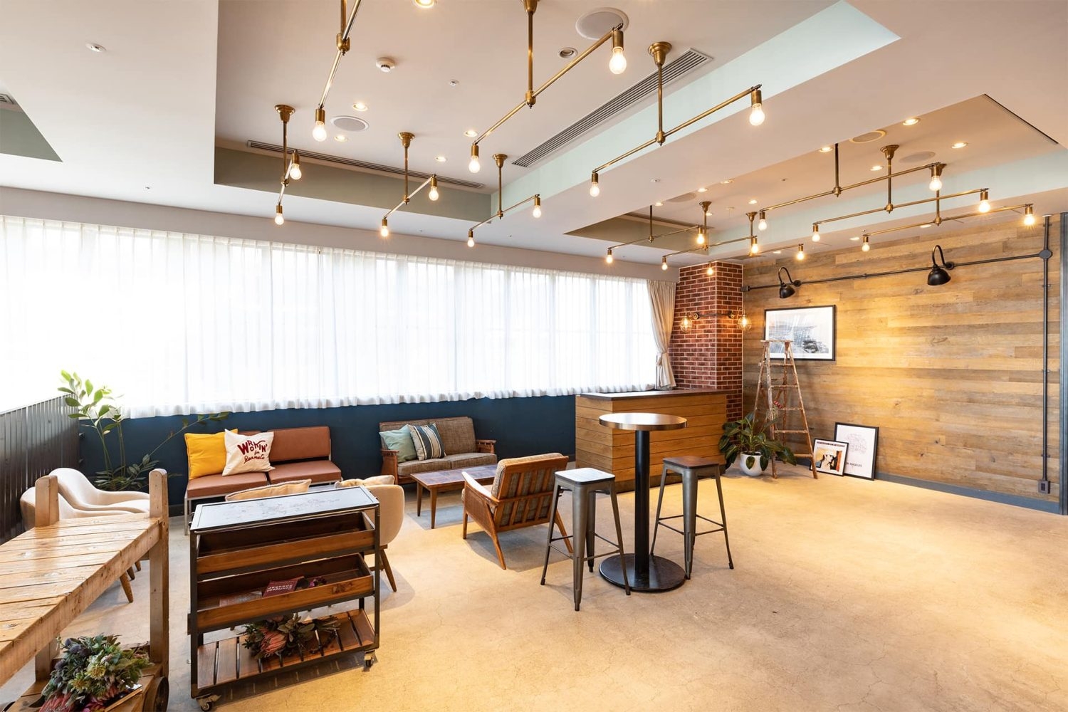 自然光が差し込む / 遮光カーテンあり