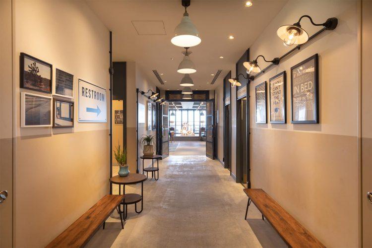 ラウンジ前通路(扉オープン)