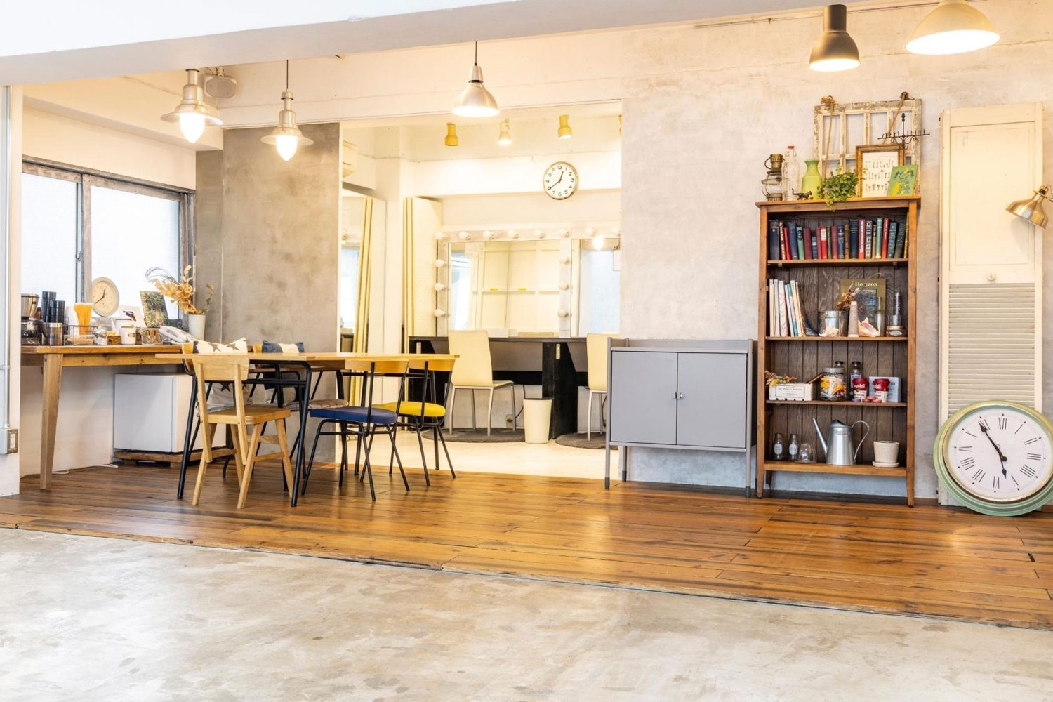 フローリングスペース家具あり