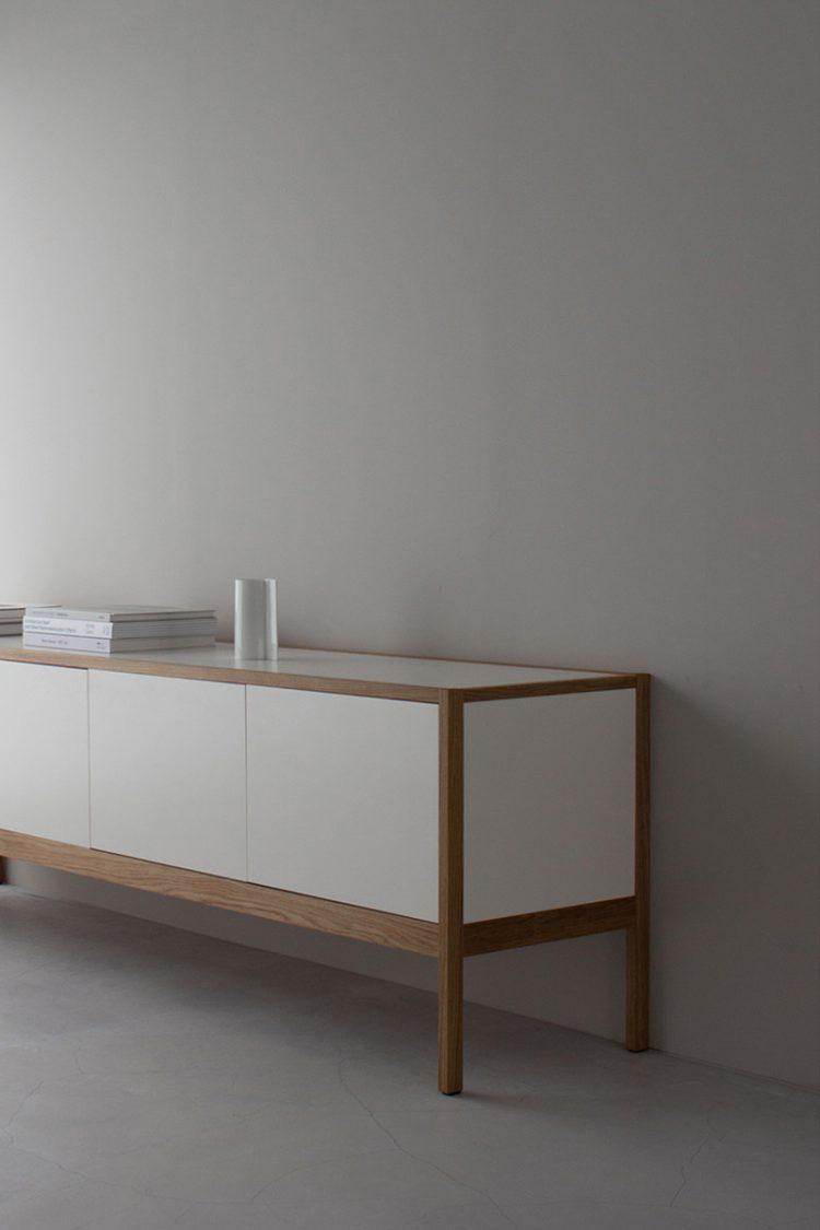 徹底してミニマルなキャビネット