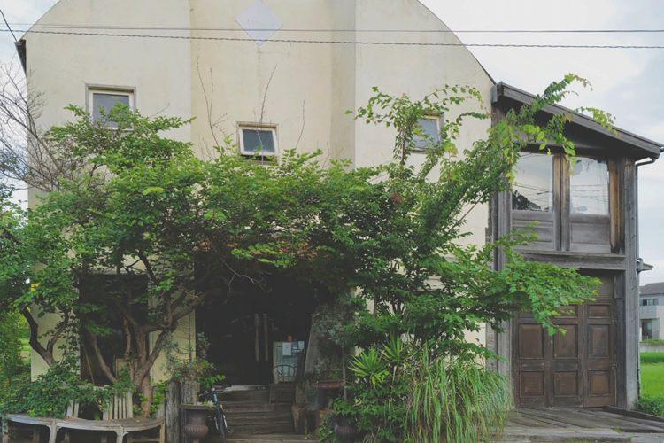 外観 (東玄関)