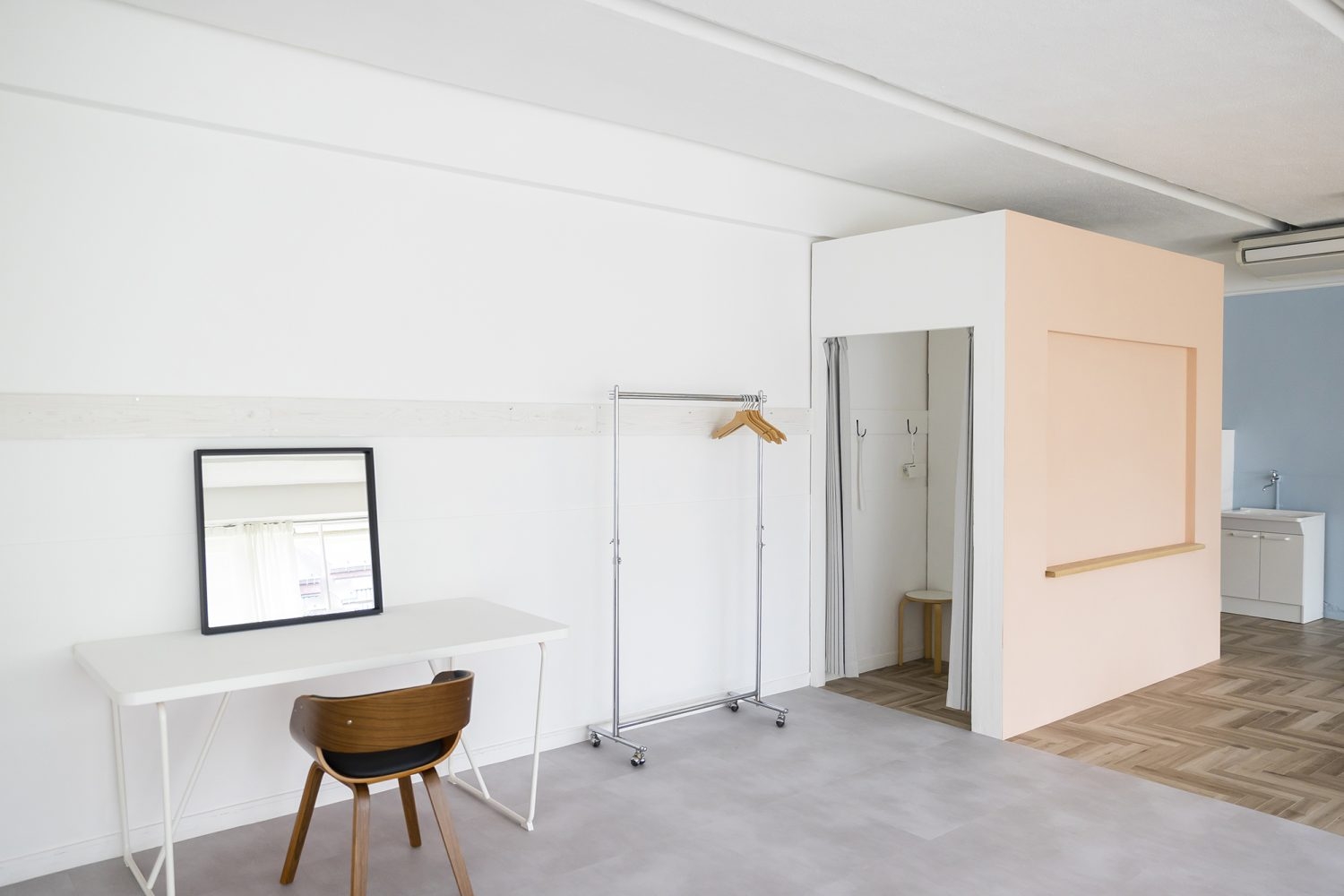 フィッティング・メイク台