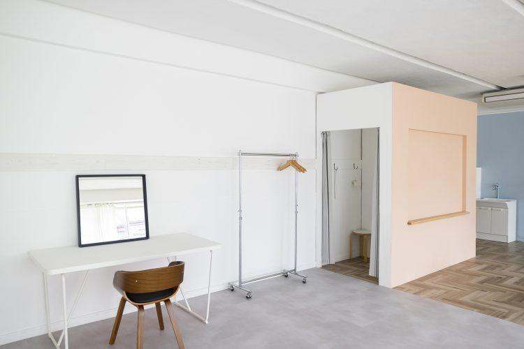 フィッティング・メイク台