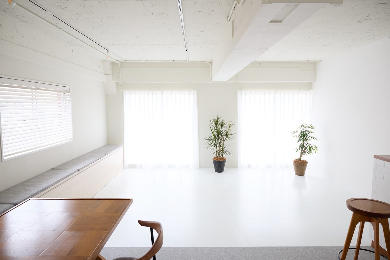 6F 南西の窓から入るやわらかい光