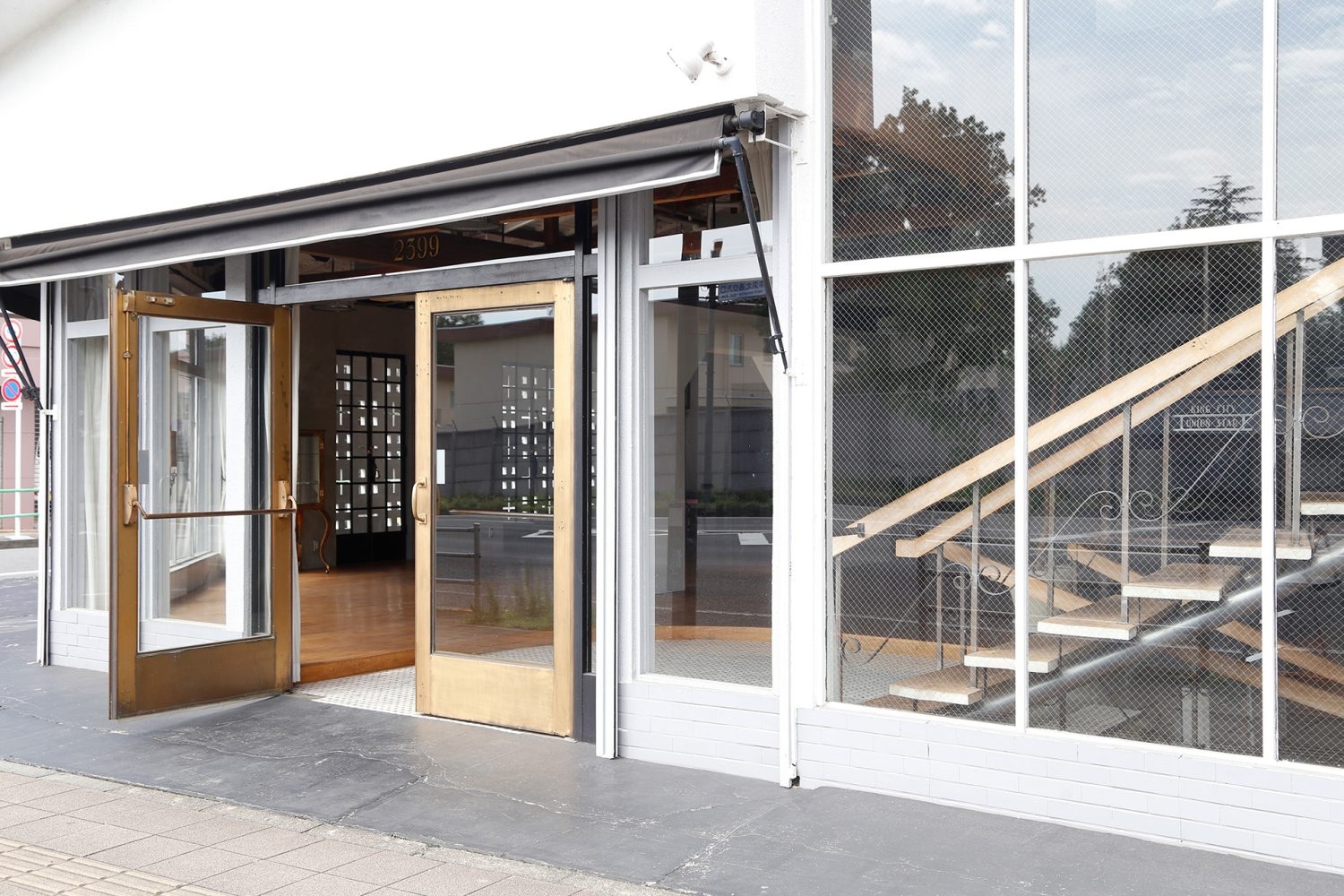 真鍮のエントリードア