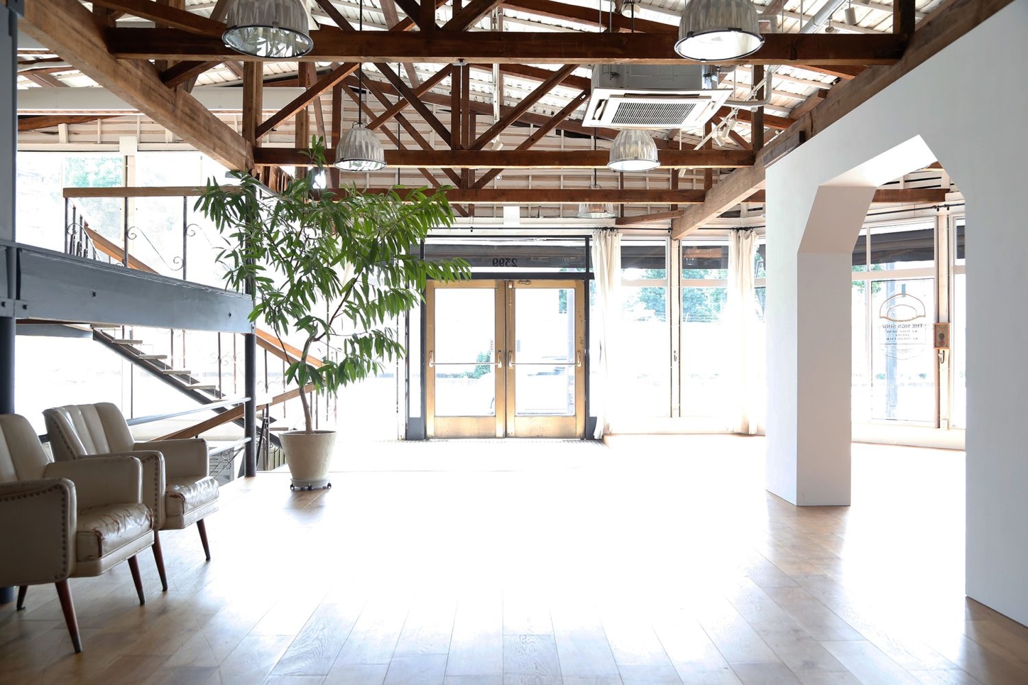 メインフロア エントランス