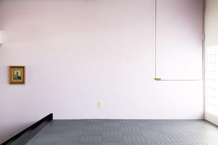 3F ライラック色の壁