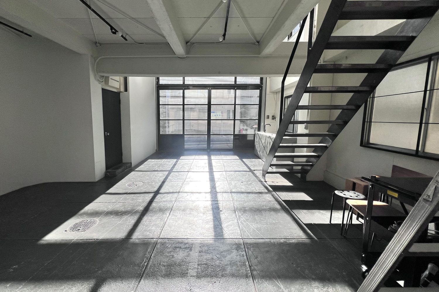 1F 北側から南側