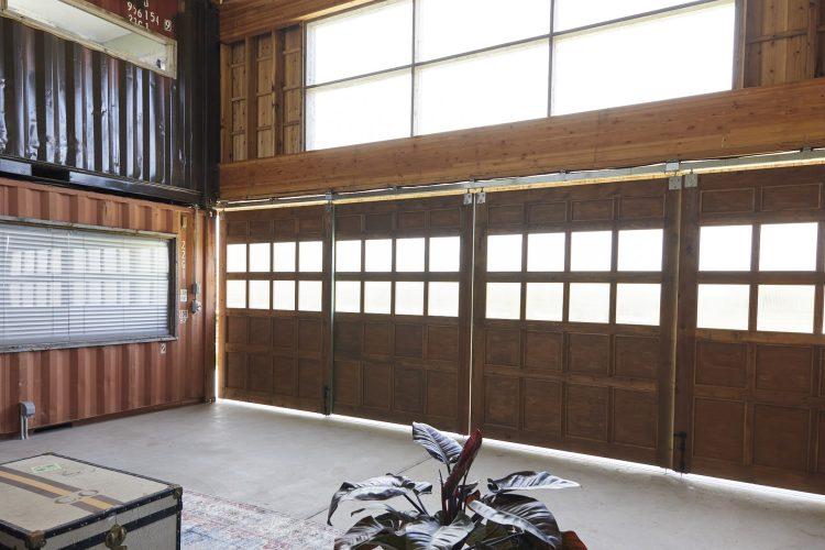 WAREHOUSE / 扉を閉めた状態