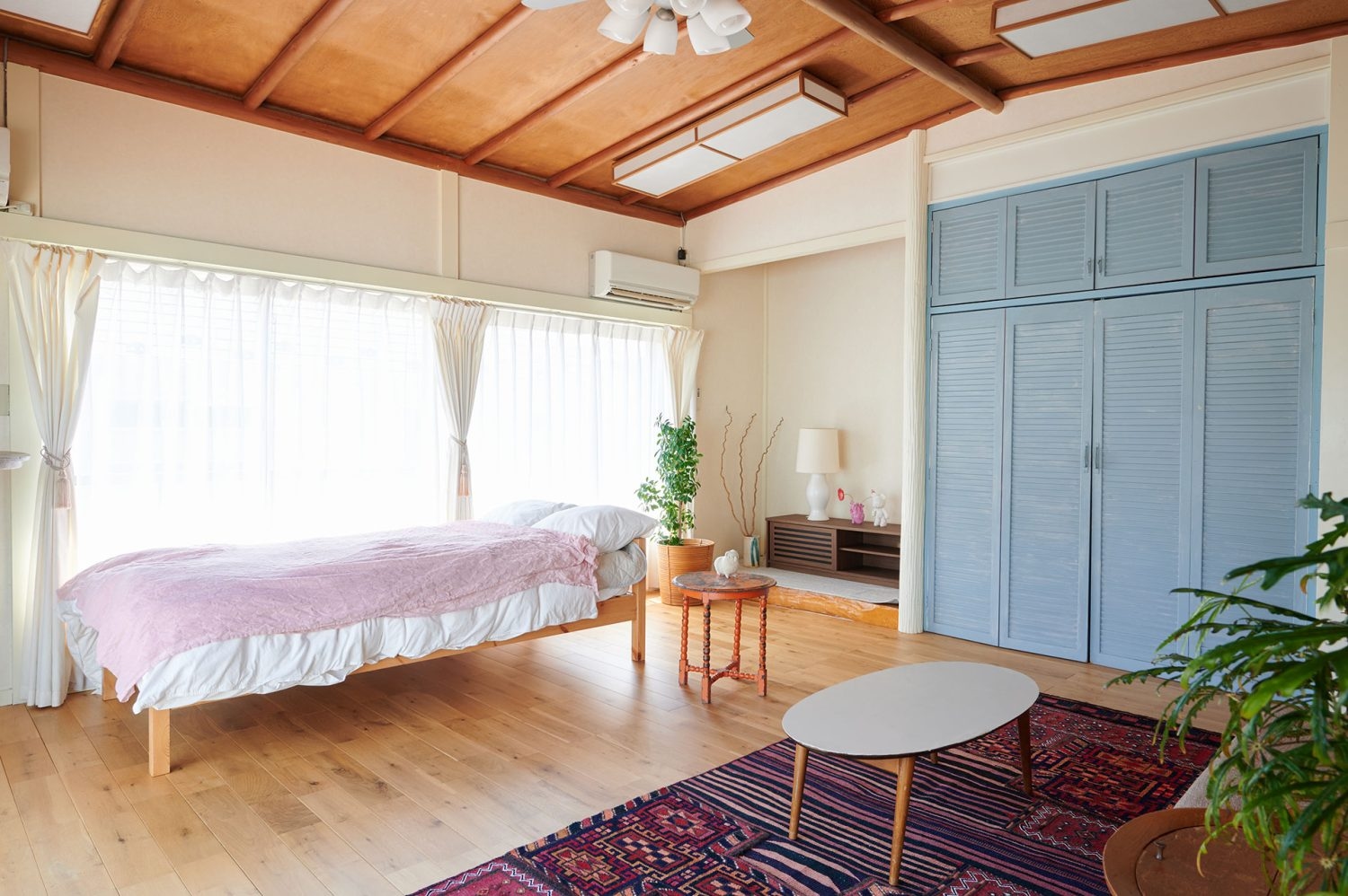 2F:BED ROOM